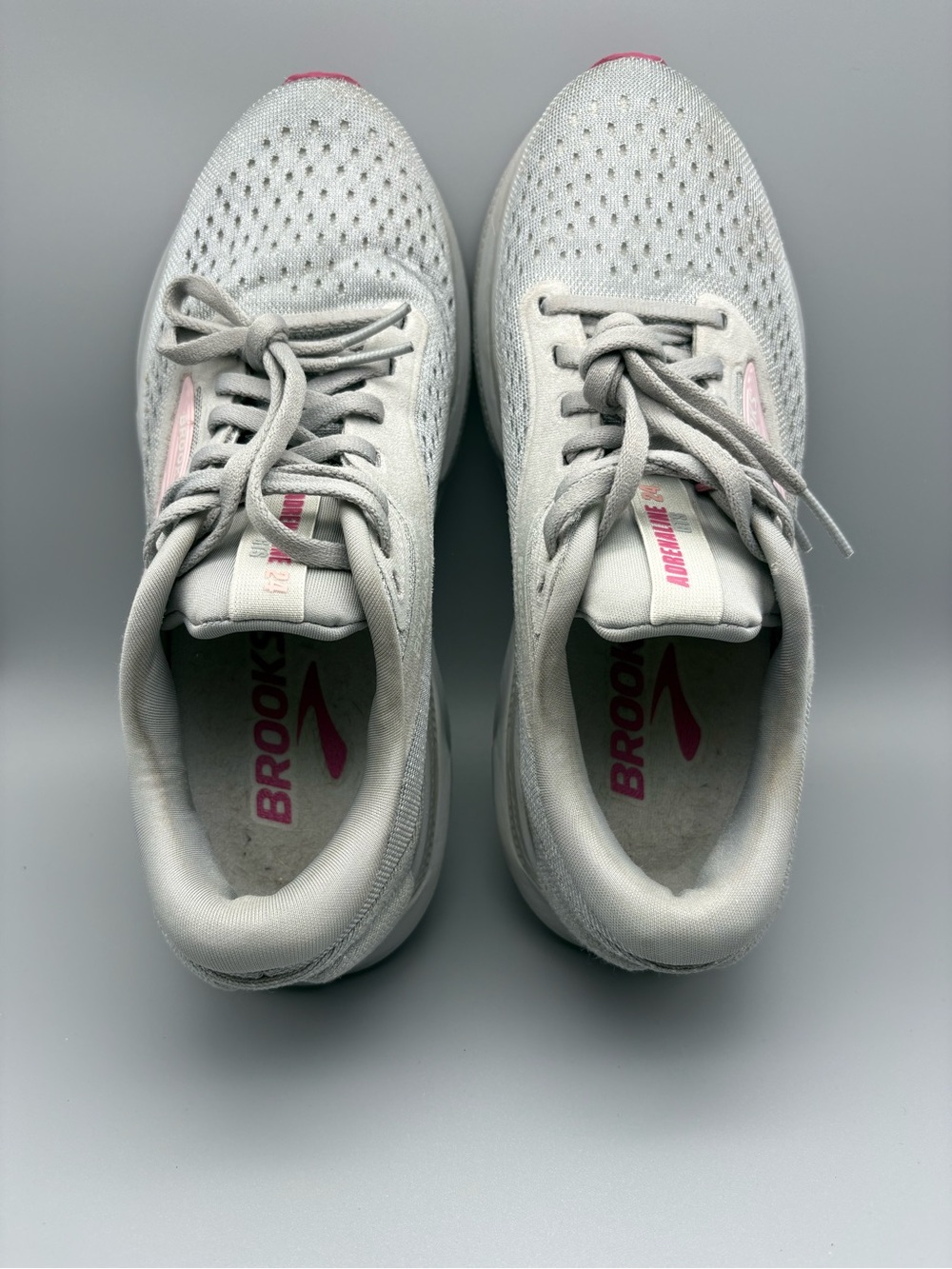 Brooks | Adrenaline GTS 24 Running Shoes - Gray Pink ; Womens 7 - Picture 6 of 8